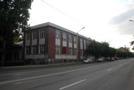 Comasa(cra)rea: Zeci de şcoli şi grădiniţe din Oradea unite pentru eficientizare